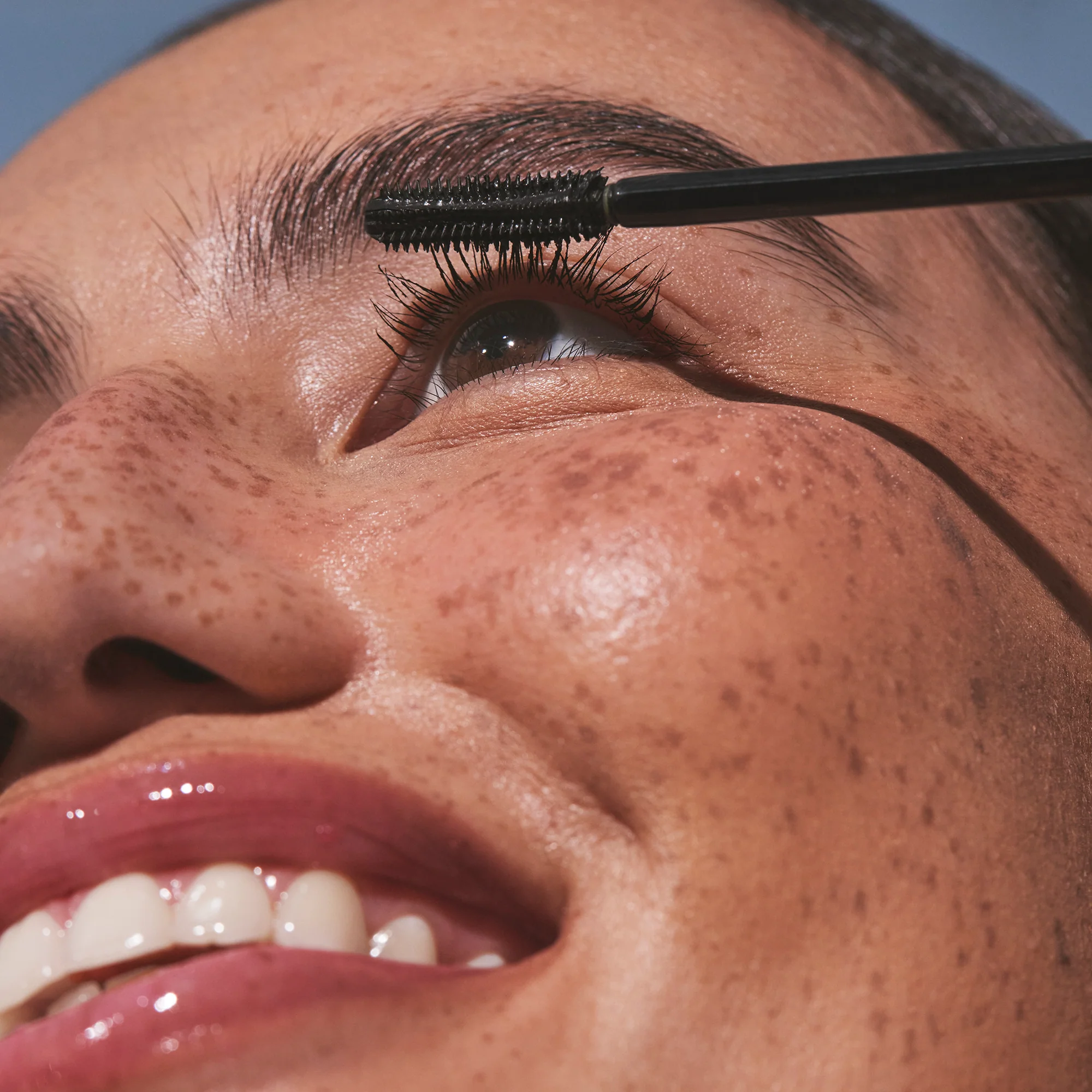 Expressionist Curling Mascara Mini - Image 3